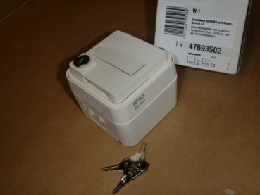 4769 35 02 W.1 polarweiß matt FR-AP-Schuko-Steckdose abschließbar (810) mit Schriftfeld, IP44